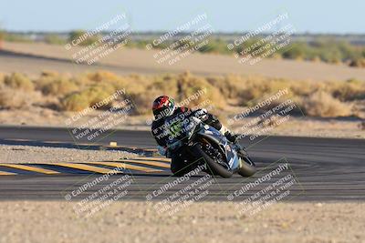 media/Nov-17-2024-CVMA (Sun) [[1fec520723]]/Race 17-Amateur Supersport Middleweight/